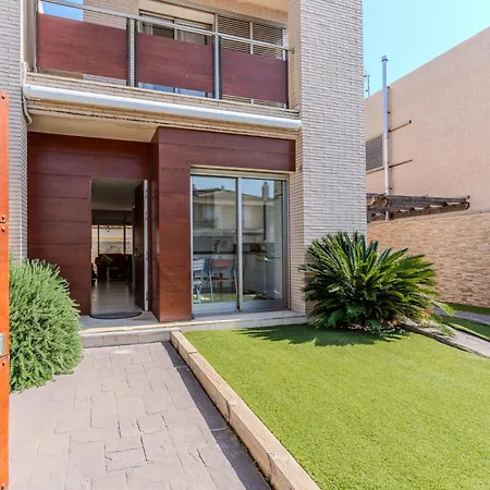 Piscina Privada + Jardin + Parking Privado Villa