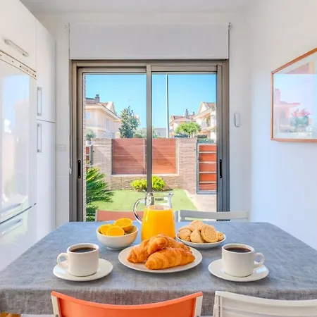 Piscina Privada + Jardin + Parking Privado Villa Cambrils
