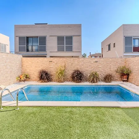 Piscina Privada + Jardin + Parking Privado Villa *